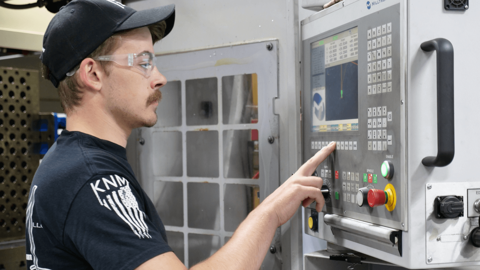MACHINE OPERATOR
